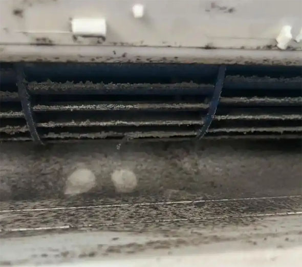 攀枝花市空调吹的风有股烧焦味是怎么回事